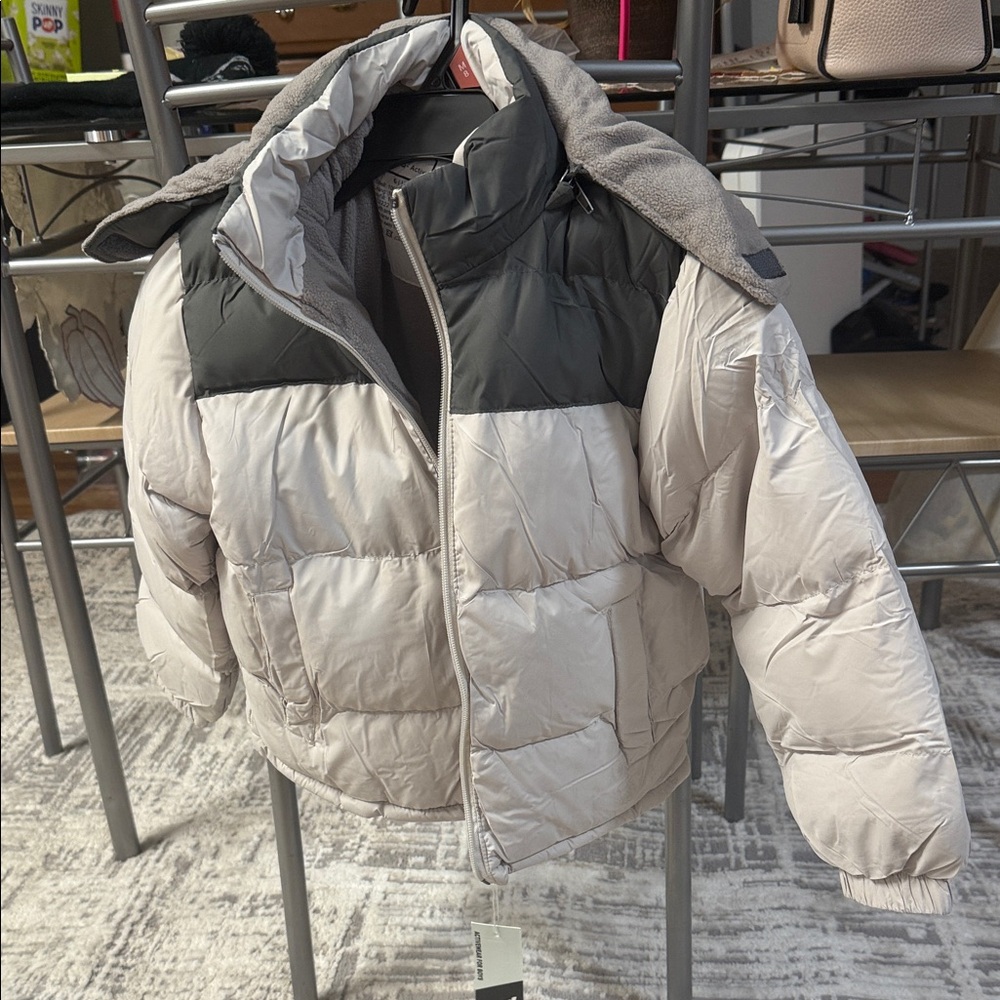 Active USA Cozy Gray and White Jacket